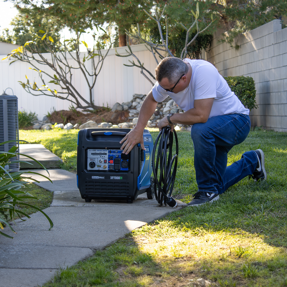 DuroMax XP7000iH 7,000 Watt Portable Dual Fuel Inverter Generator - Quiet, Low THD