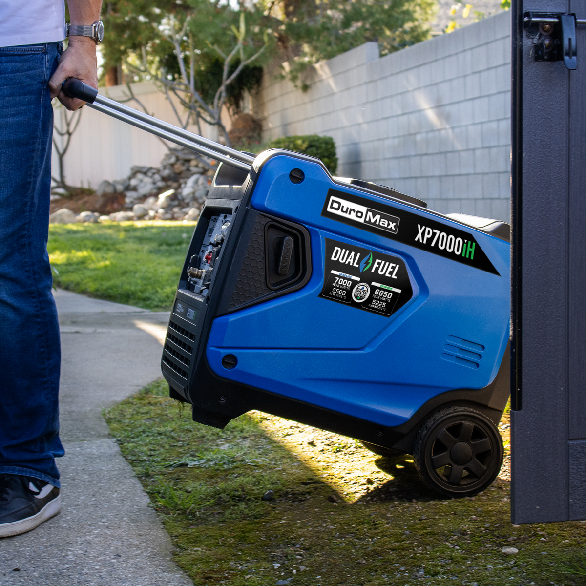 DuroMax XP7000iH 7,000 Watt Portable Dual Fuel Inverter Generator - Quiet, Low THD