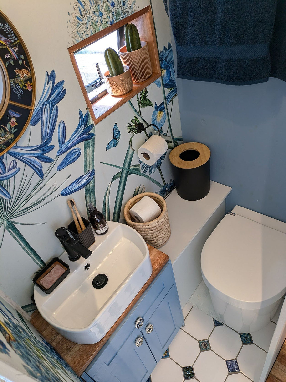 Separett Tiny with Urine Container Composting Toilet