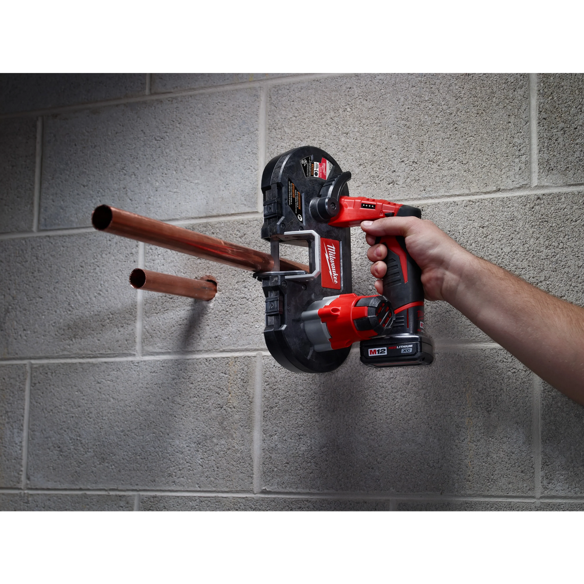 Milwaukee 2429-21XC M12™ Cordless Sub-Compact Band Saw Kit