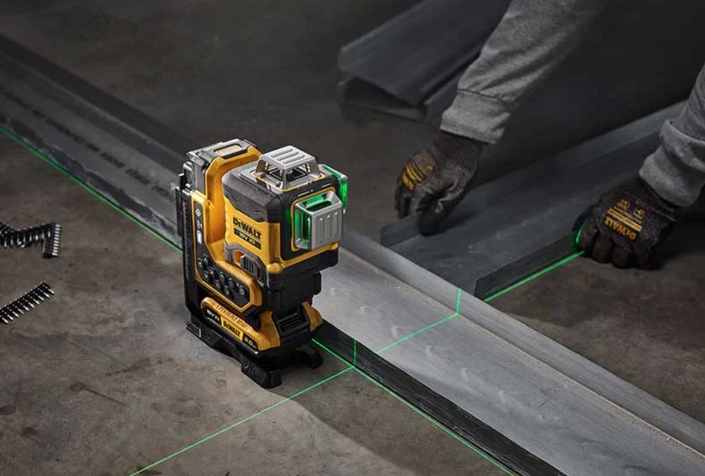 DEWALT DCLE34035D1 20V 3x360 Green Laser Level Remote Control 2.0Ah Kit