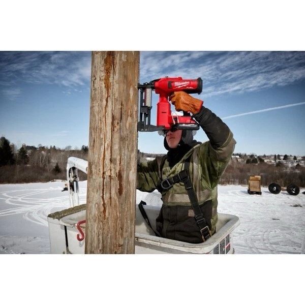 Milwaukee 2843-20 M18 18V Li-Ion Fuel Utility Fencing Stapler - Red