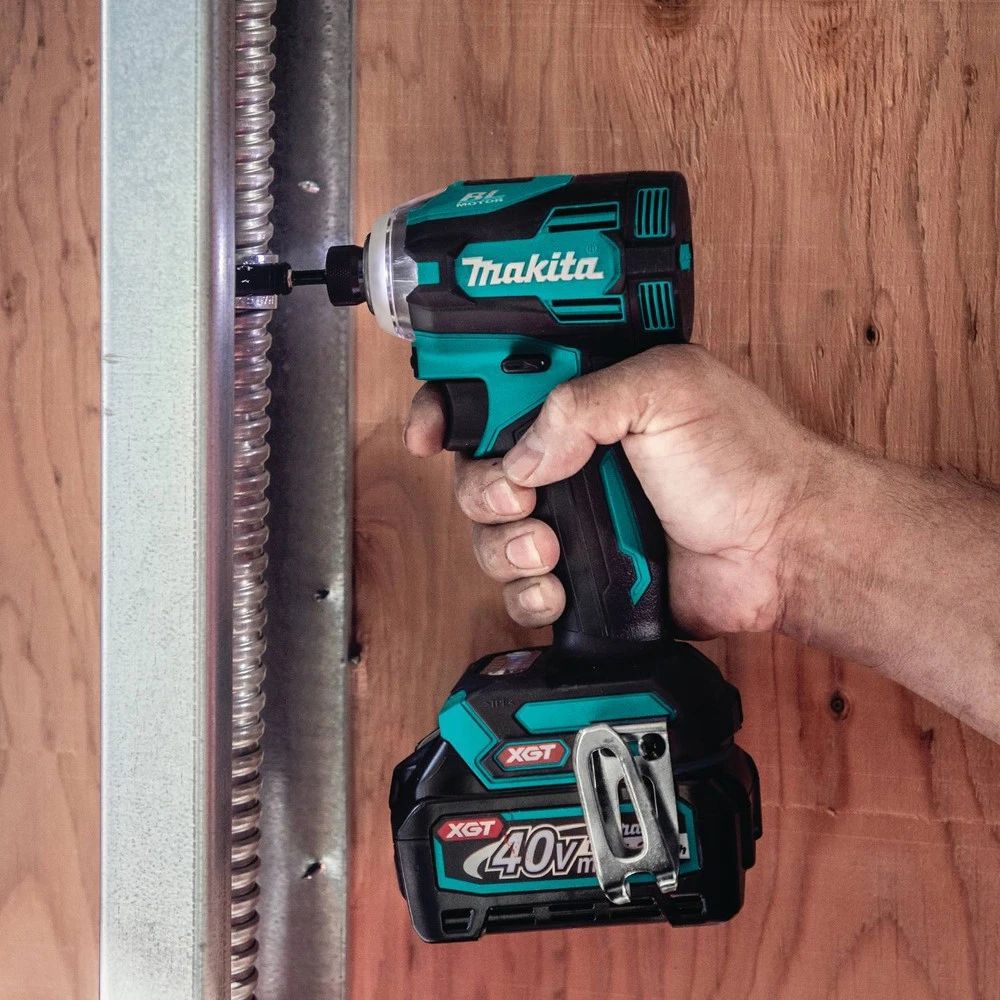 Makita GT401M1D1 40V max XGT 1-1/4" Recip Saw 4-Tool Combo Kit (2.5 Ah/4 Ah) New