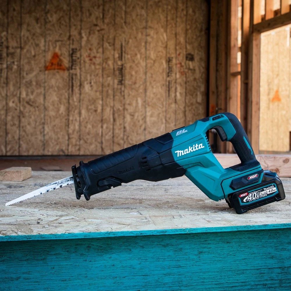 Makita GT401M1D1 40V max XGT 1-1/4" Recip Saw 4-Tool Combo Kit (2.5 Ah/4 Ah) New