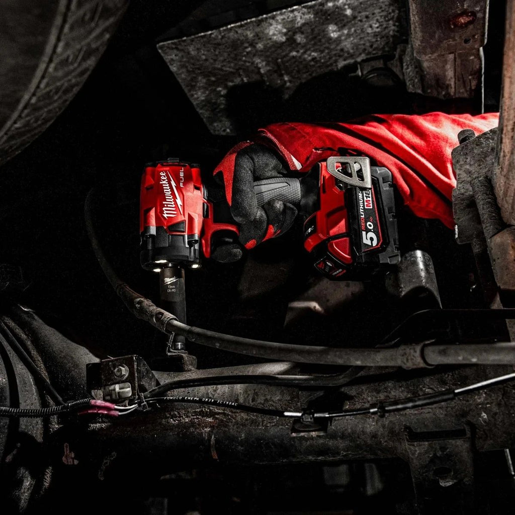 Milwaukee M18FIW2F12-502X 18V Fuel 1/2" Compact Impact Wrench Kit 2X 5.0Ah